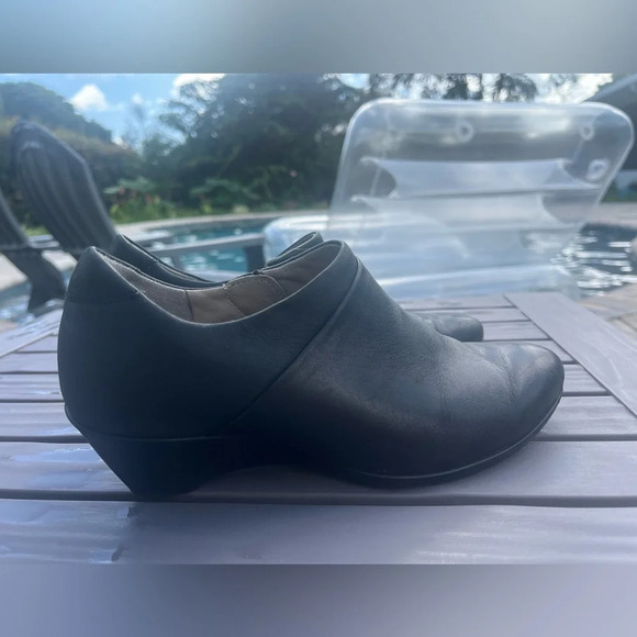 Ecco heeled black ankle boot/bootie with zipper size 36 / 5.5US - Picture 1 of 8